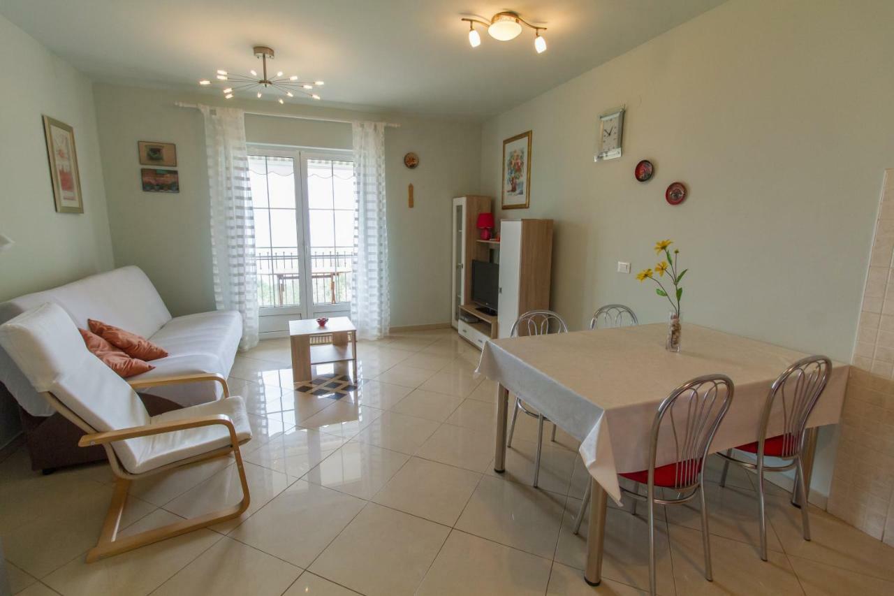 Ivana Apartment *